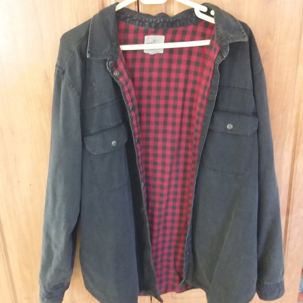 American Eagle faded black jean shirt with red flanel plaid lining in XXL